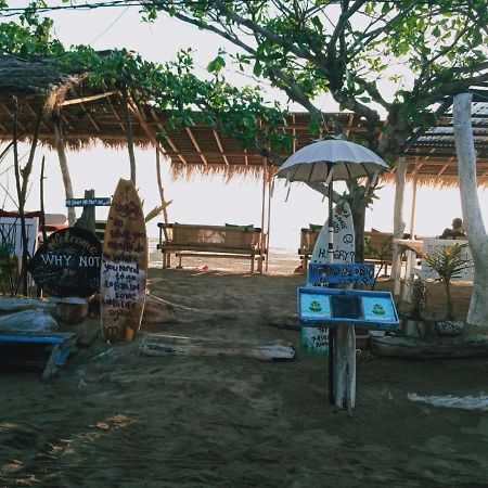 Why Not Bar And Bungalows #2 Pemenang Exterior photo